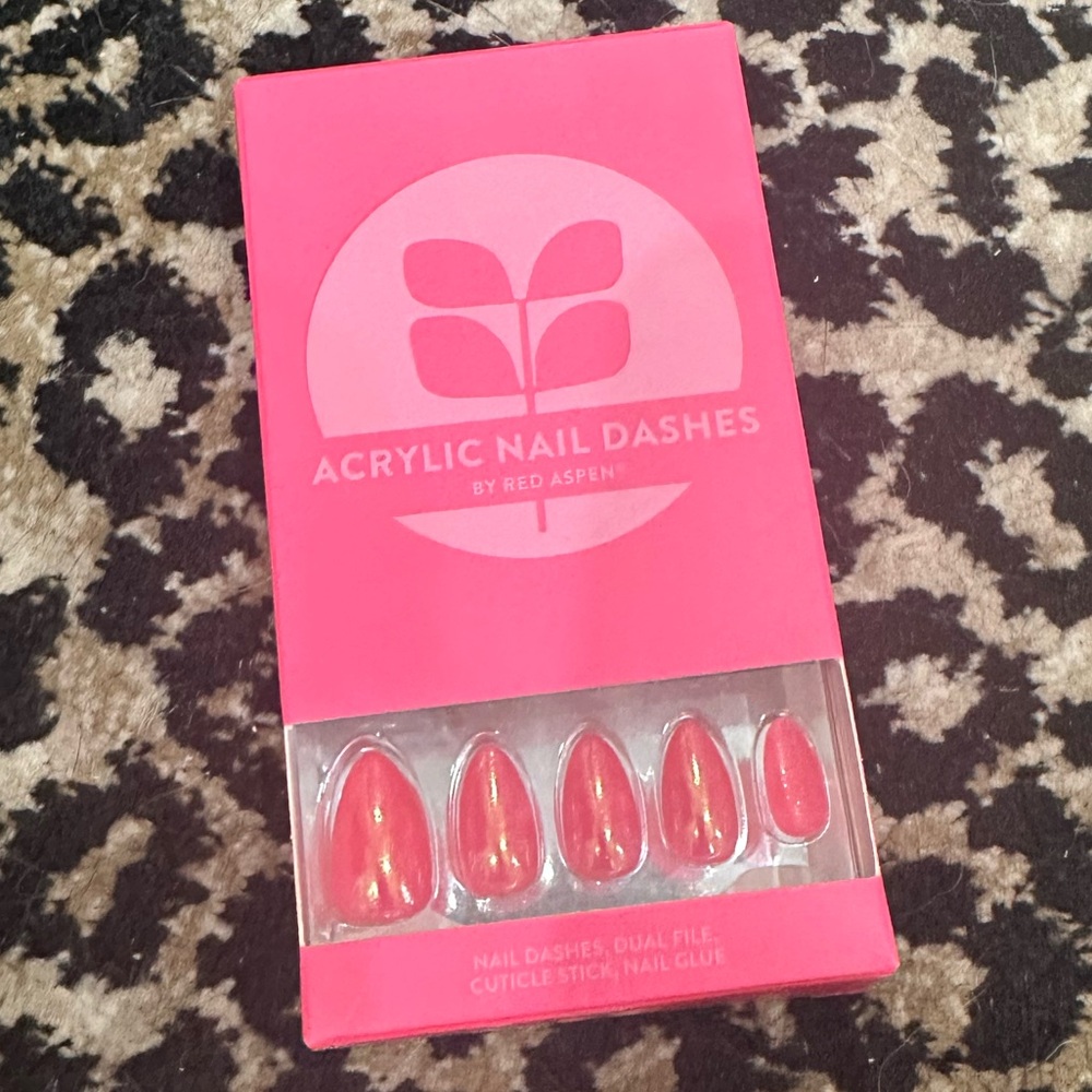 Red Aspen Acrylic Nail Dashes - pink